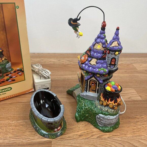 Dept 56 Halloween Flying Witch's Castle Light-up Animated Candy Dish M&Ms in Box - Picture 3 of 13